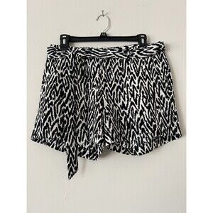 Banana Republic Heritage Animal Print Belted Shorts Size 2 Summer Vacation